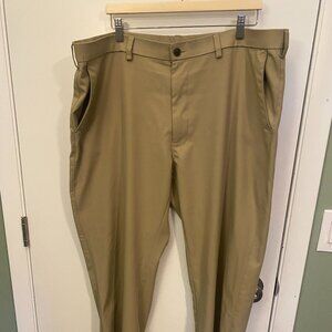 Haggar H26 Men's Khaki Pants